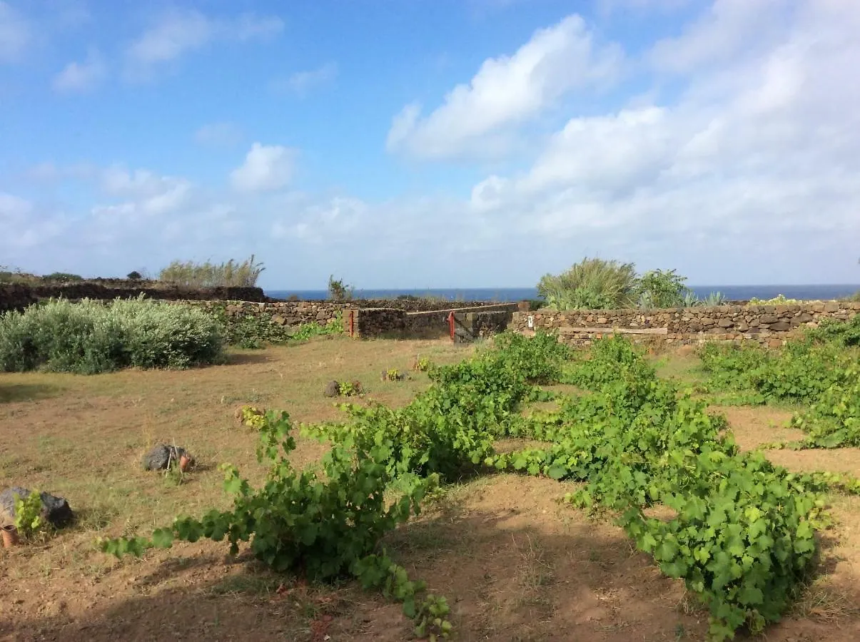 Casetta Vistamare La Giuseppance Villa Pantelleria Island Holiday home